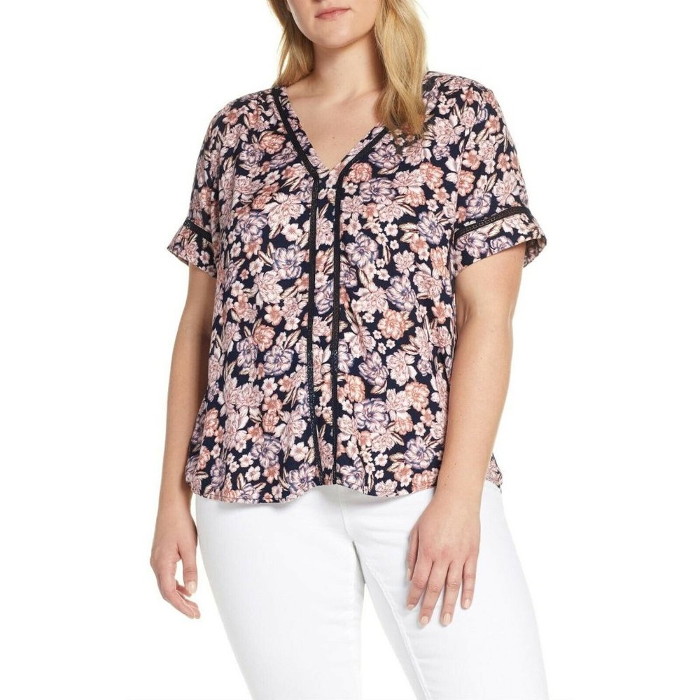 Hinge Women's Pullover V-Neck Navy Floral Blouse